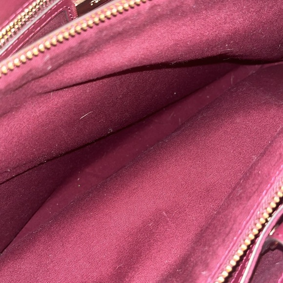 Tory Burch Women’s McGraw Tote in Burgandy - Picture 6 of 7